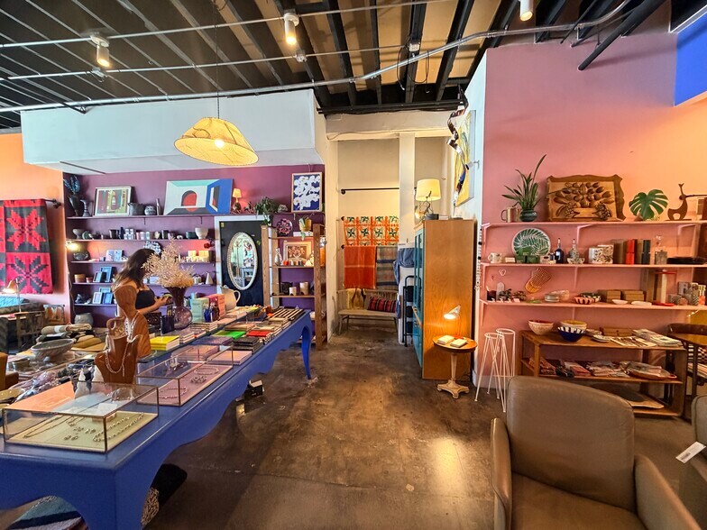 More Photos Of 3037-3041 W Sunset Blvd, Los Angeles Storefront Retail Residential For Lease
