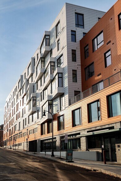 More Photos Of 52 Hanover St, Portland Apartments For Lease