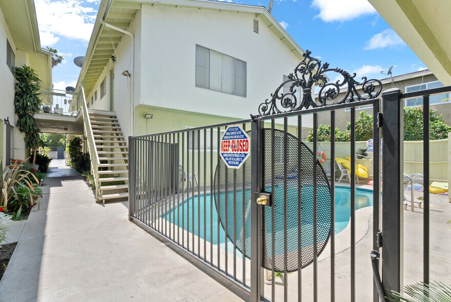 More Photos Of 13520 Victory Blvd, Van Nuys Apartments For Sale