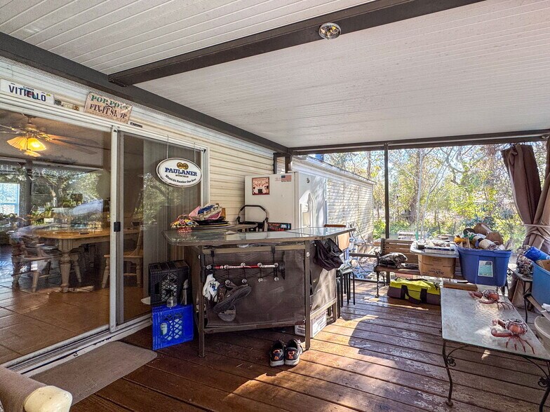 More Photos Of 15525 Shady Hills Rd, Spring Hill Restaurant For Sale