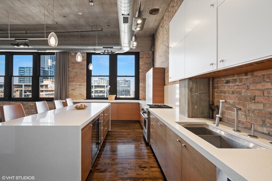 More Photos Of 1327 W Washington Blvd, Chicago Loft Creative Space For Lease