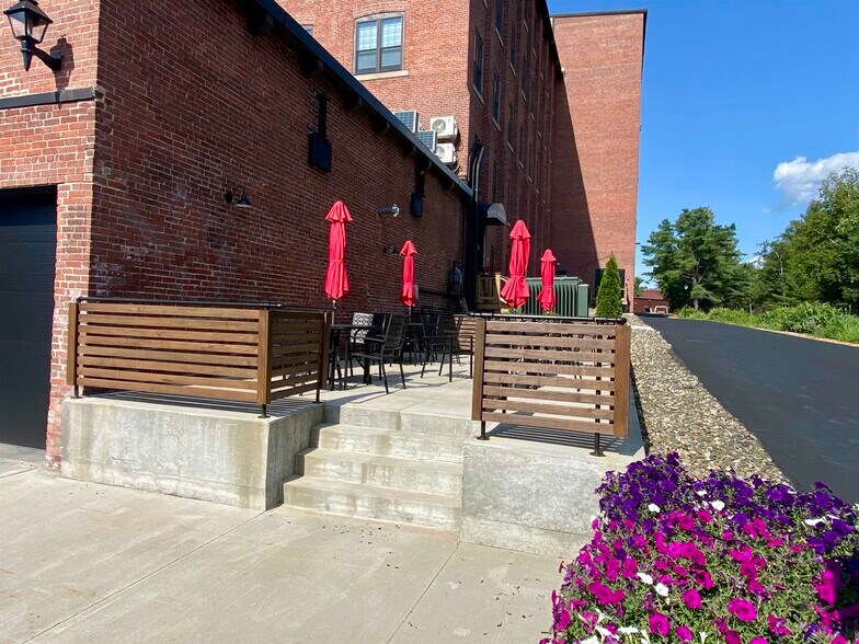 More Photos Of 24 Beacon St, Littleton Manufacturing For Lease