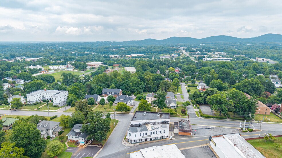 More Photos Of 3506 Memorial Ave, Lynchburg Office For Sale