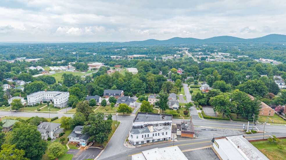 More Photos Of 3506 Memorial Ave, Lynchburg Office For Sale