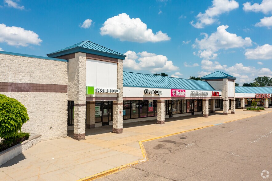 More Photos Of 4157-4245 E Court St, Burton Department Store For Sale