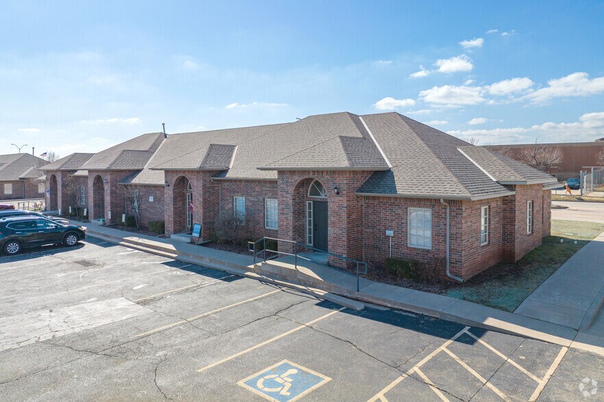 More Photos Of 10404 Vineyard Blvd, Oklahoma City Unknown For Lease