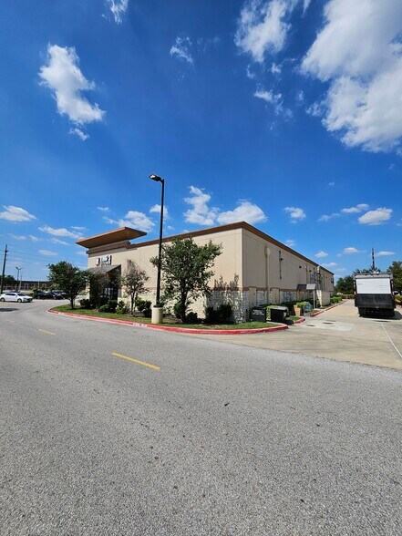 More Photos Of 12567 W Broadway St, Pearland Unknown For Lease