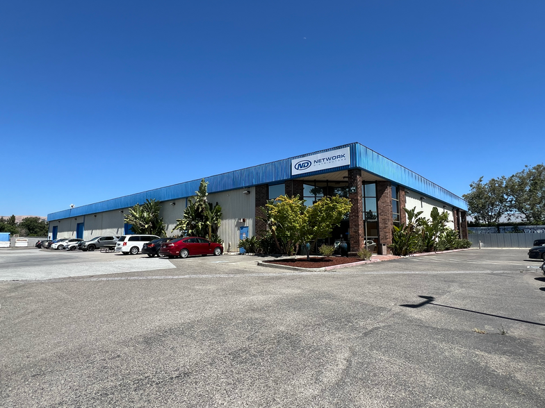 Primary Photo Of 894 Faulstich Ct, San Jose Warehouse For Sale