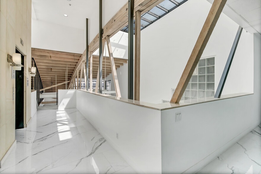 More Photos Of 201 Wilshire Blvd, Santa Monica Loft Creative Space For Lease