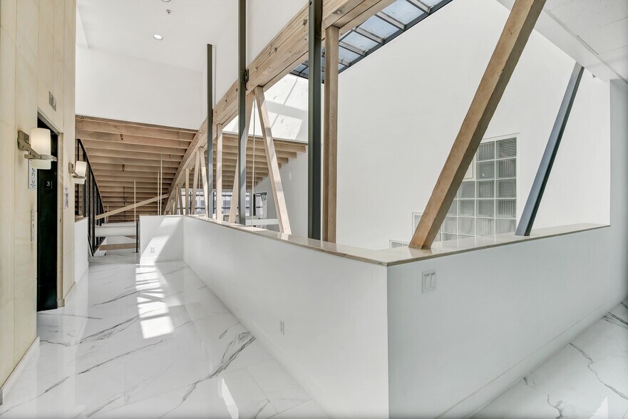 More Photos Of 201 Wilshire Blvd, Santa Monica Loft Creative Space For Lease