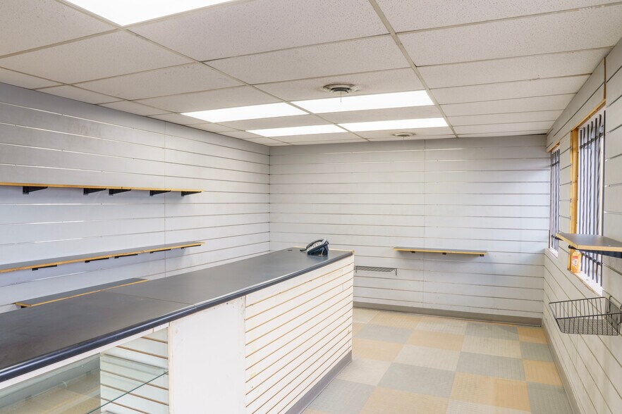 More Photos Of 2505-2595 W 8th Ave, Denver Warehouse For Lease