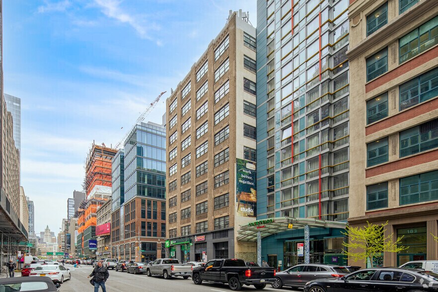 More Photos Of 175 Varick St, New York Office For Lease