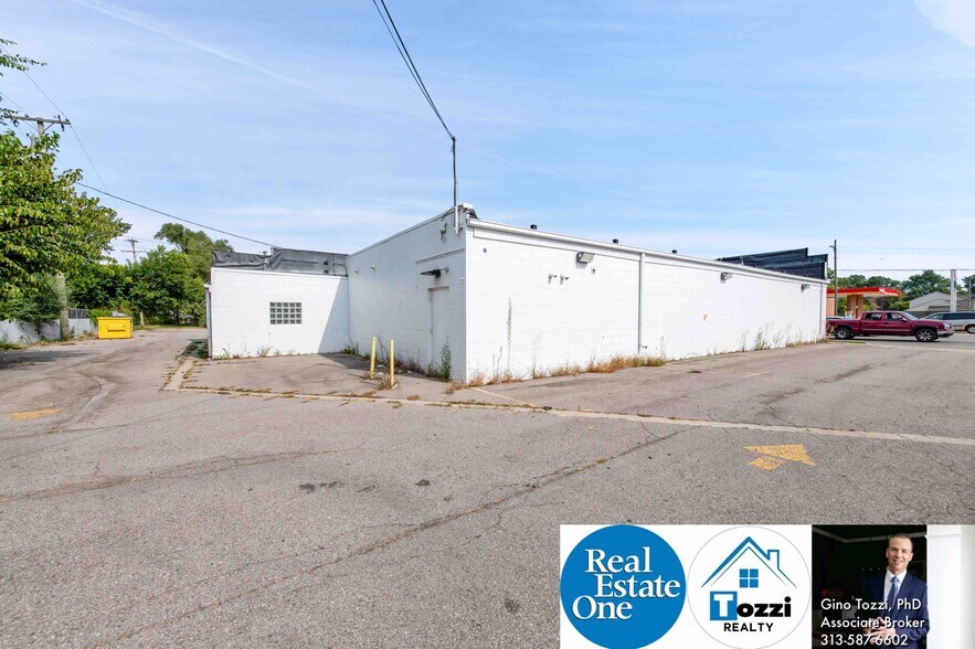 More Photos Of 27253 Van Dyke Ave, Warren Medical For Lease