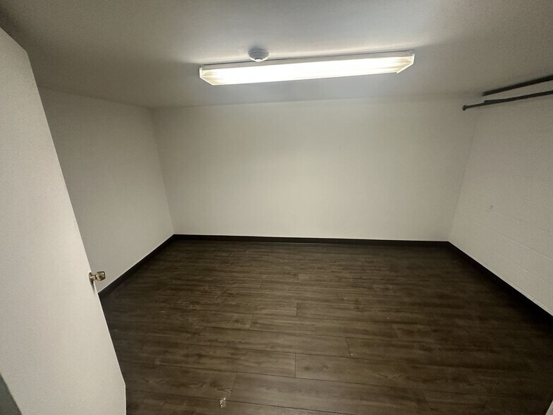 More Photos Of 5800 Post Rd, East Greenwich Warehouse For Sale