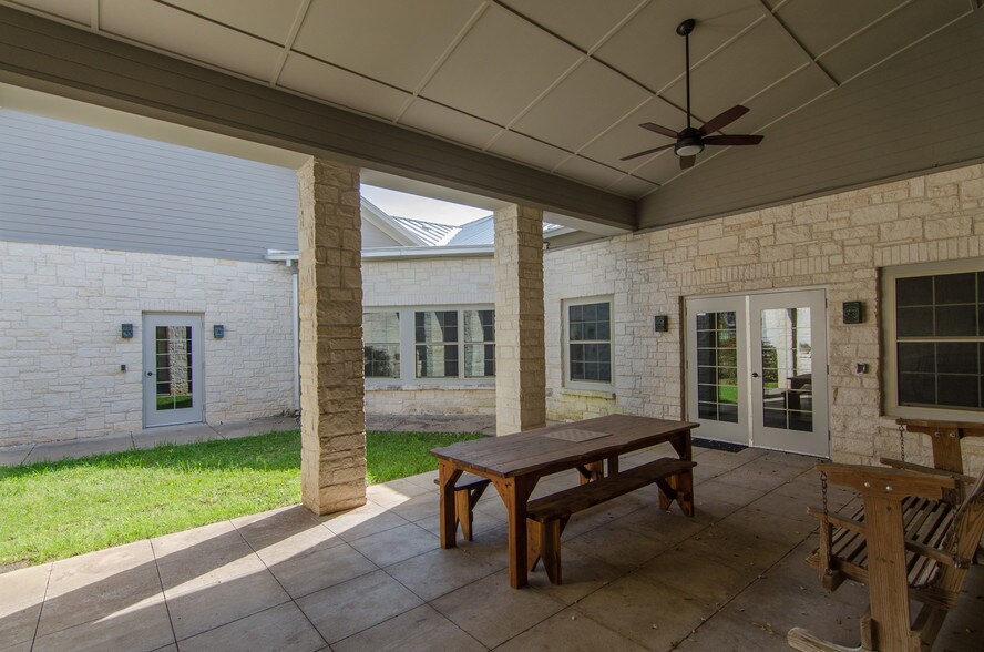 More Photos Of 400 Old Highway 290, Dripping Springs Healthcare For Sale