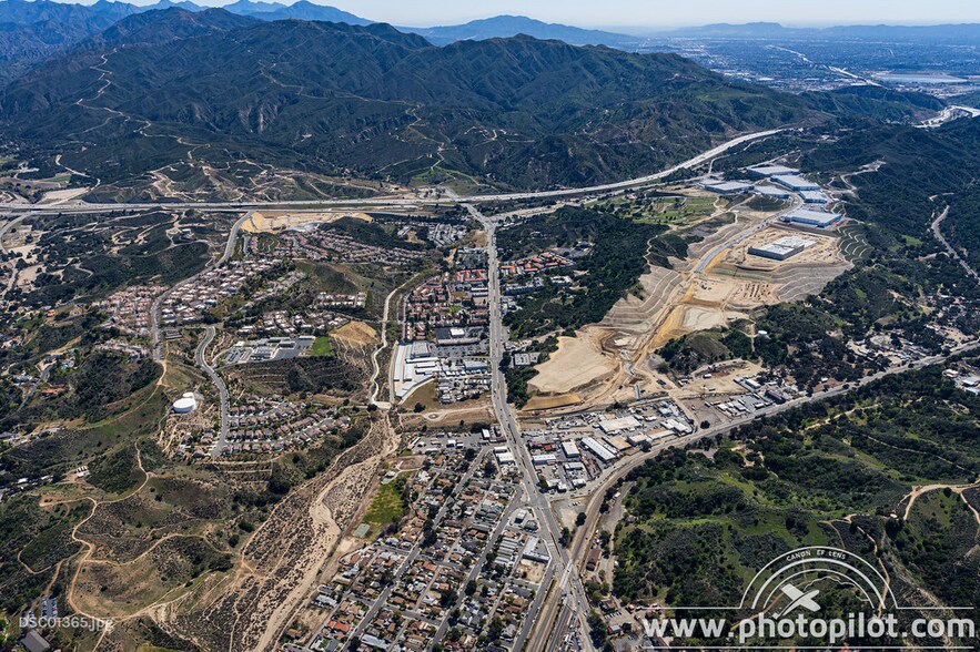 More Photos Of NWQ Newhall Ave & Sierra Hwy, Santa Clarita Land For Lease