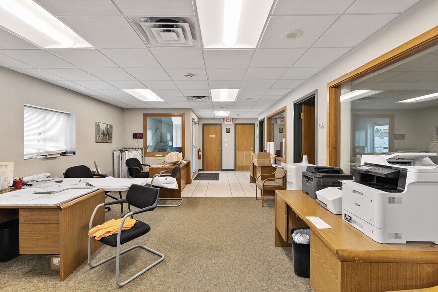 More Photos Of 26 Bixby Ave, Middleton Warehouse For Lease