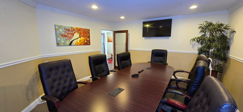 More Photos Of 7201-7211 Hanover Pky, Greenbelt Office Residential For Lease