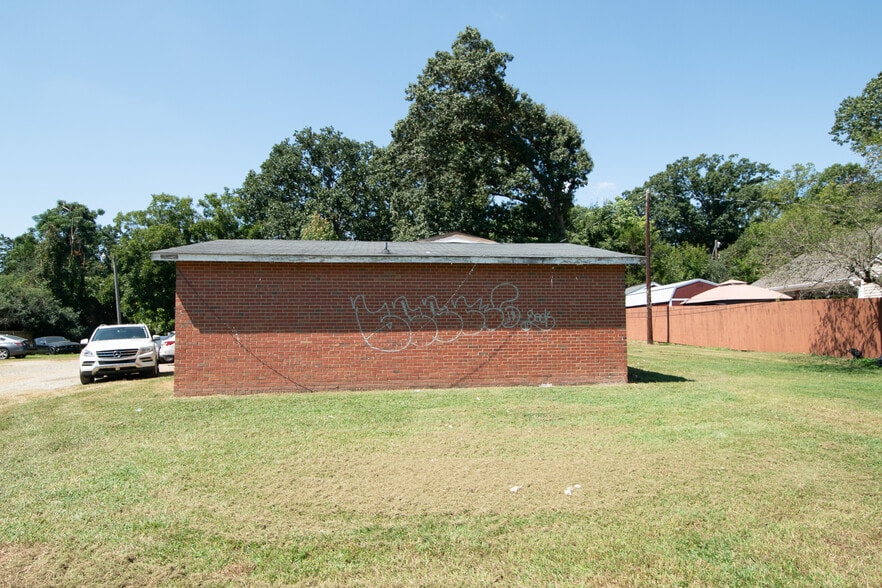 More Photos Of 3425 Martin Ave, Greensboro Apartments For Sale