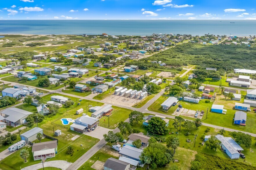 More Photos Of 702 8th St, Port Lavaca Manufactured Housing Mobile Home Park For Sale
