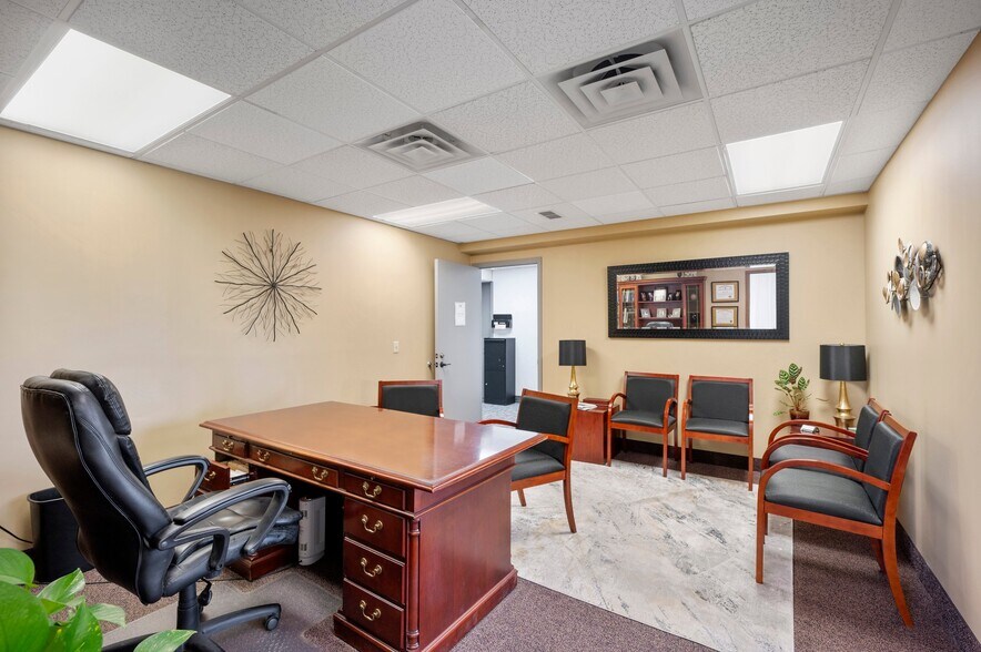 More Photos Of 2817 S Anthony Ln, Saint Anthony Office For Lease