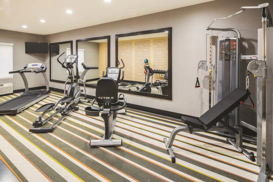 More Photos Of 1839 N Columbia St, Milledgeville Hotel For Sale