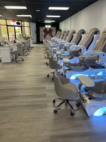 More Photos Of 2640 Willard Dairy Rd, High Point Medical For Sale