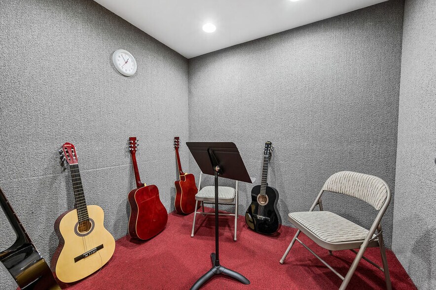 More Photos Of 43-07 162nd St, Flushing Storefront Retail Residential For Sale