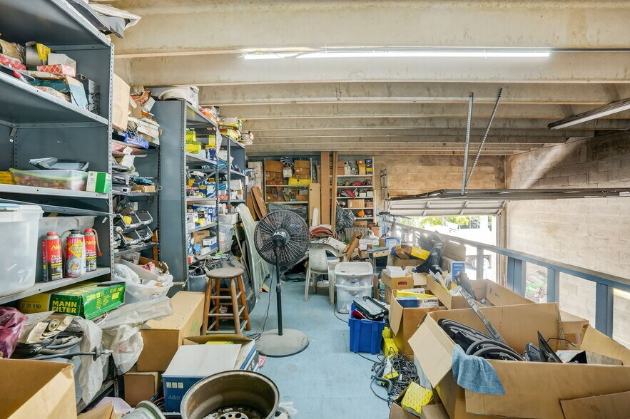 More Photos Of 3838 Shipping Ave, Miami Auto Repair For Sale
