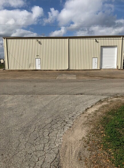 Primary Photo Of 6531 Overcrest Ln, Pasadena Industrial For Lease