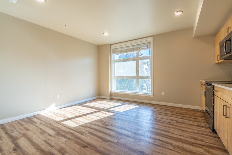 More Photos Of 4780 SE Milwaukie Ave, Portland Apartments For Sale