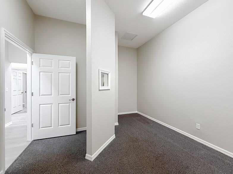 More Photos Of 15151 S US Highway 441, Summerfield Medical For Lease
