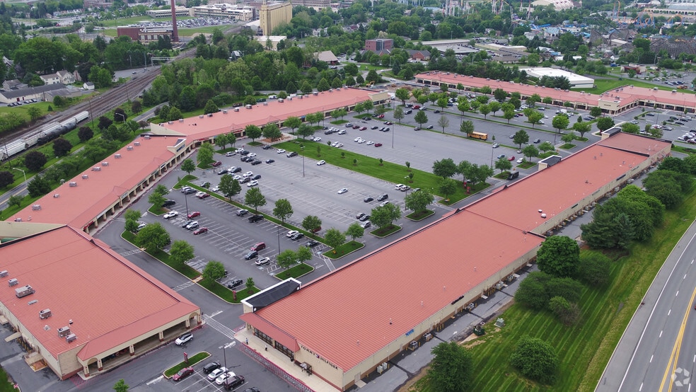 Primary Photo Of 72-127 Outlet Sq, Hershey General Retail For Lease