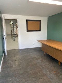 More Photos Of 267-269 NE 32nd Ct, Oakland Park Warehouse For Lease