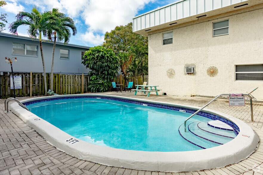 More Photos Of 900-902 SE 1st St, Pompano Beach Apartments For Sale