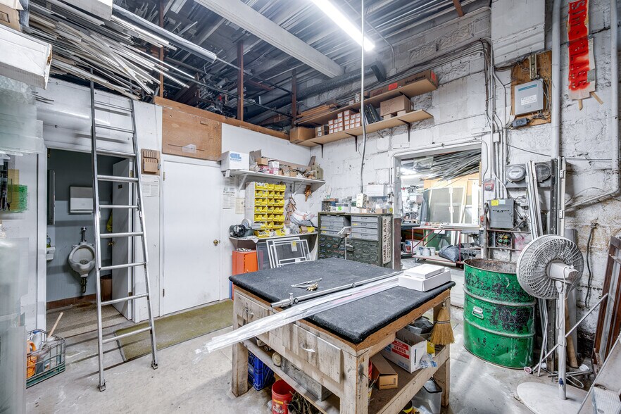 More Photos Of 195 S Grand Ave, Pullman Industrial For Sale