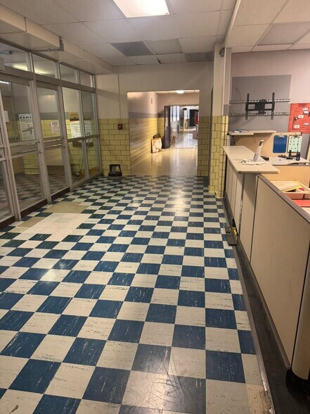 More Photos Of 6810 SE Dwight St, Topeka Industrial For Sale