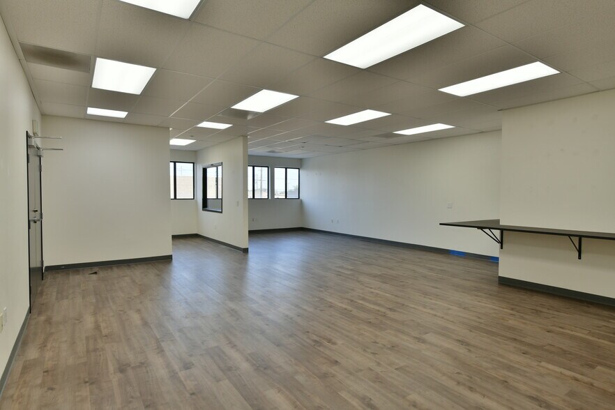 More Photos Of 15900 Hawthorne Blvd, Lawndale Office Residential For Lease
