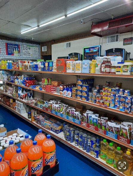 More Photos Of 1155 SW Sylvan Rd, Atlanta Convenience Store For Lease