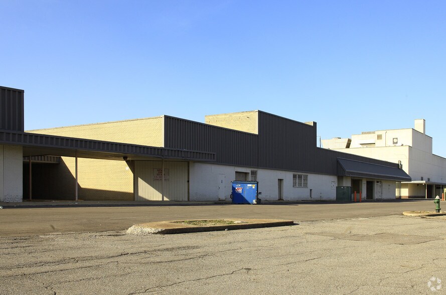 More Photos Of 400 Sheffield Ctr, Lorain Unknown For Lease