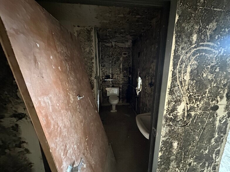 More Photos Of 215 Lelia St, Pittsburgh Apartments For Sale