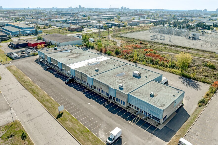 More Photos Of 1405-1453 St Bergar, Laval Warehouse For Lease