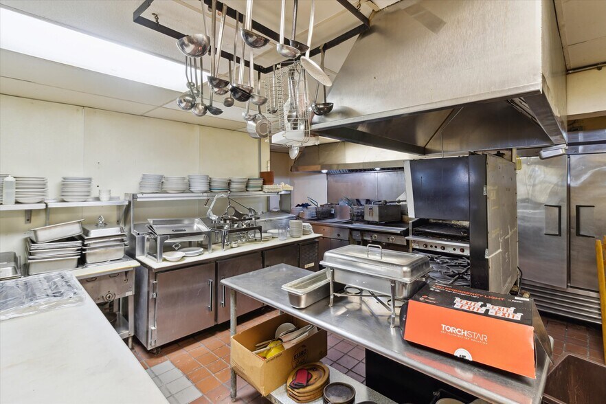 More Photos Of 28080 Waltz Rd, New Boston Restaurant For Sale