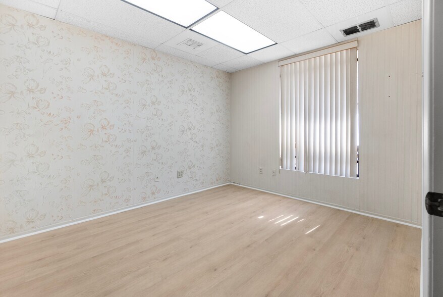 More Photos Of 361-397 N San Jacinto St, Hemet Medical For Sale