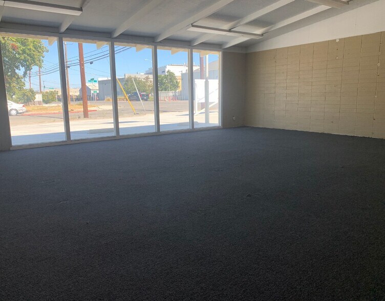 More Photos Of 2200 Lafayette St, Santa Clara Freestanding For Lease