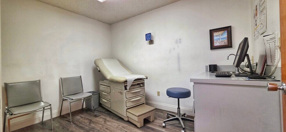 More Photos Of 7412-7426 Community Ct, Hudson Medical For Sale
