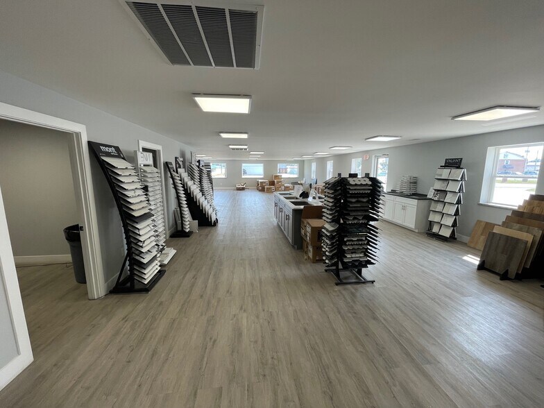 More Photos Of 1150 Maxwell Ave, Evansville Unknown For Lease