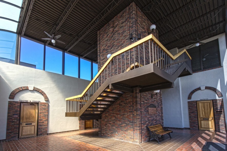 More Photos Of 921 N Chaparral St, Corpus Christi Office For Lease