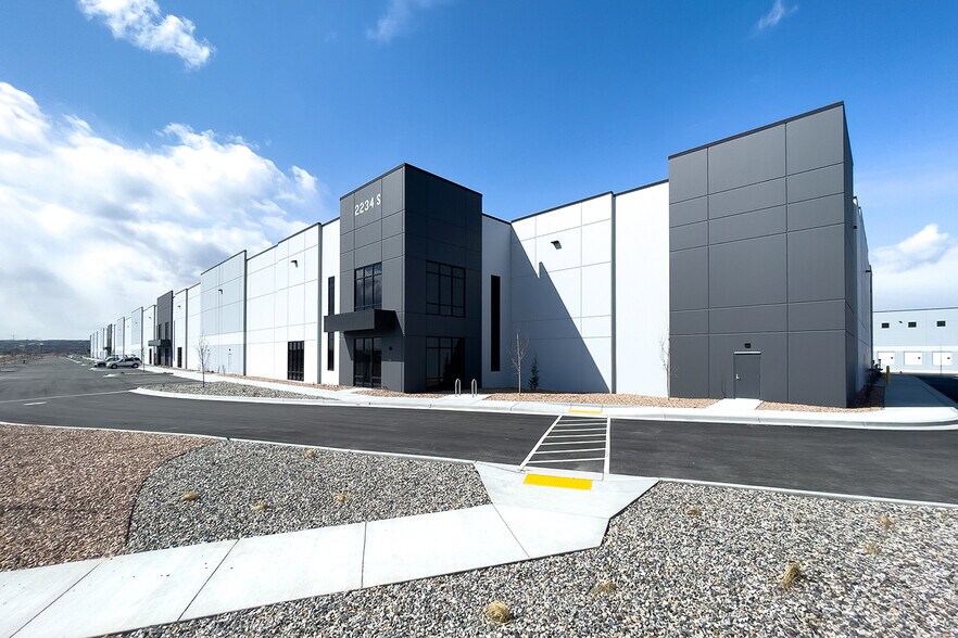 More Photos Of 6075 W SR-201 S, West Valley City Unknown For Lease