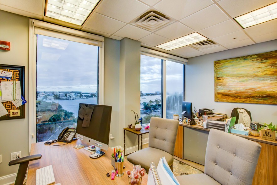 More Photos Of 543 Harbor Blvd, Destin Office For Sale